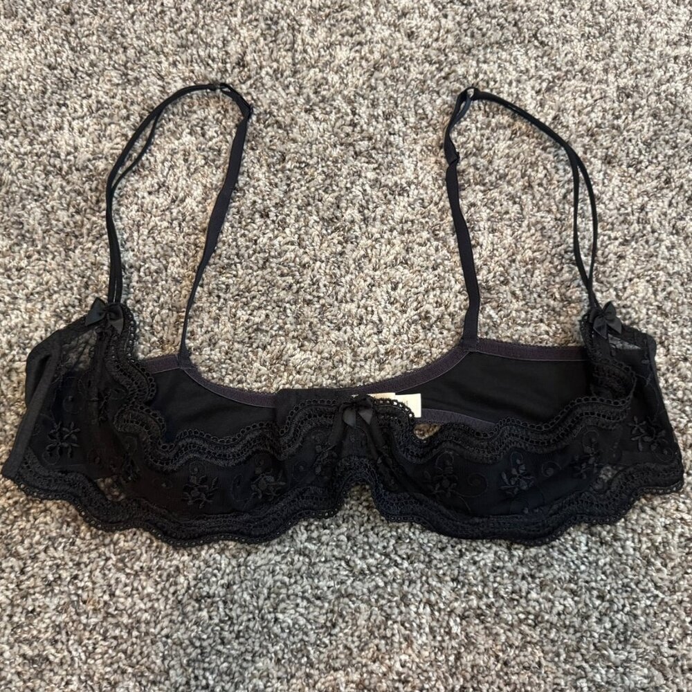Intimate Attitudes Black Lace Shelf Bra Women's Size 44